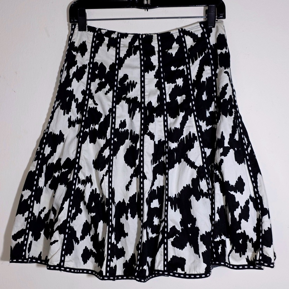 Cabi Dashing A-Line Skirt Women Size 0 Black Cream Abstract Paneled EUC - Picture 8 of 10